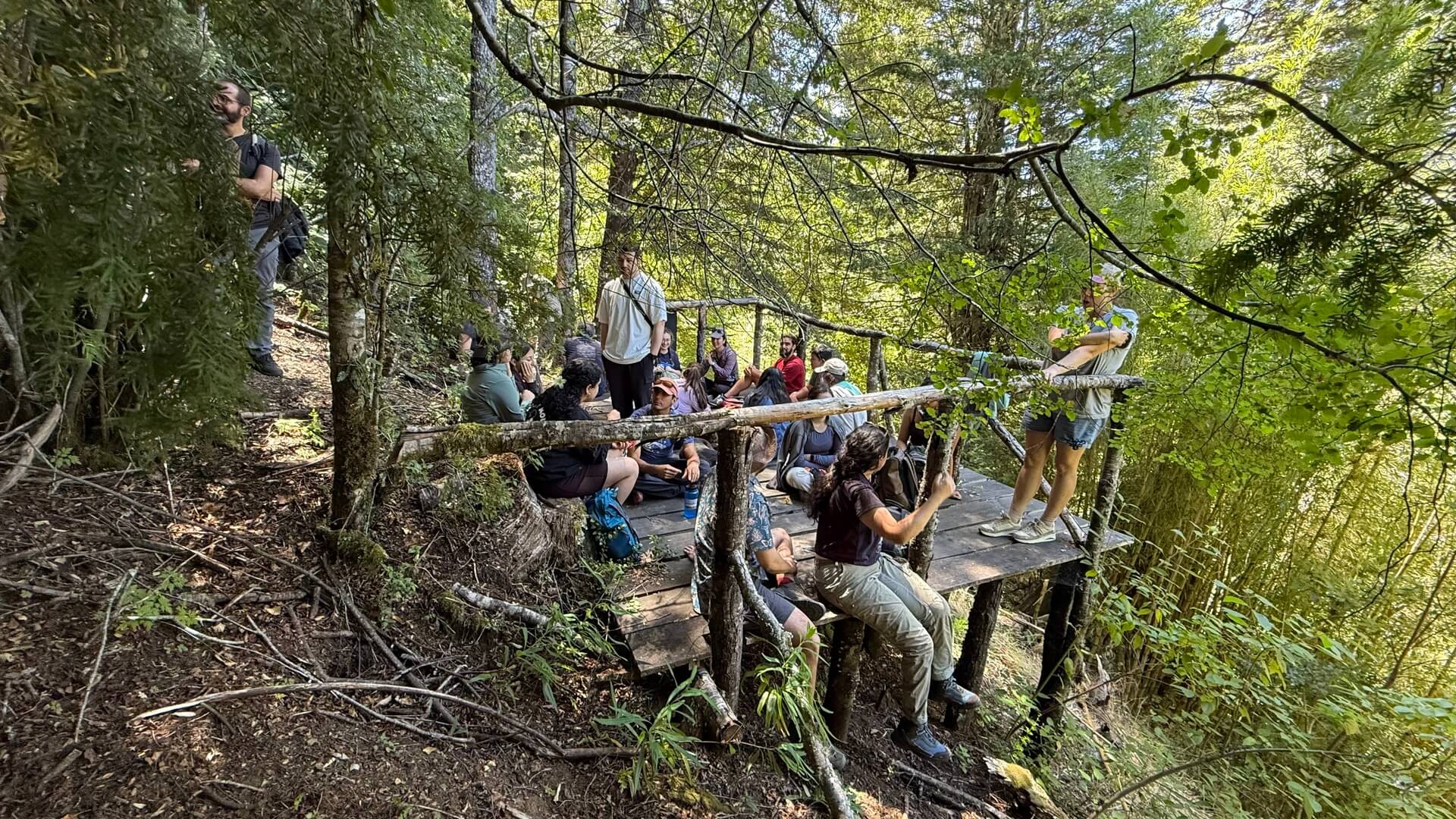 Fig4b. Participants in the field trip to PuAm Ecolodge.